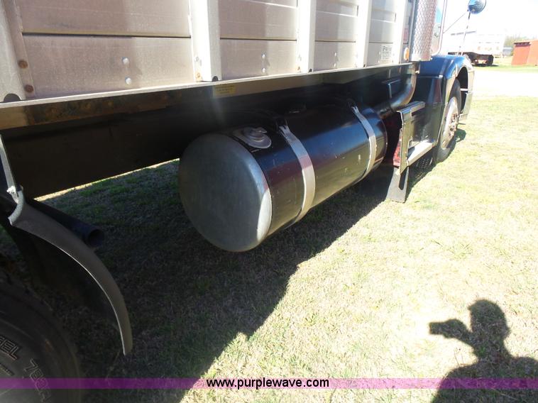 image for item L7482 1988 Peterbilt 377 grain truck