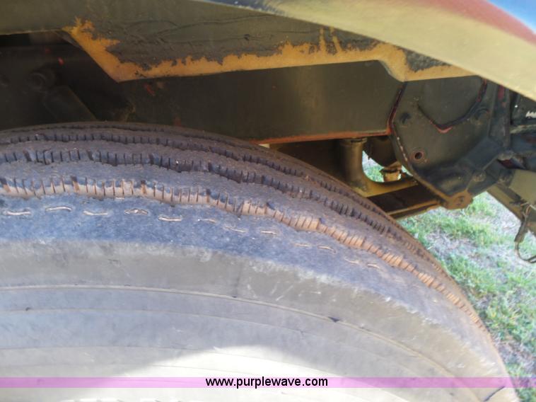 image for item L7482 1988 Peterbilt 377 grain truck