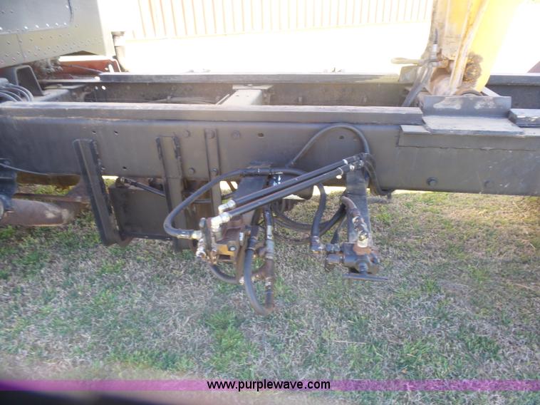 image for item L7482 1988 Peterbilt 377 grain truck