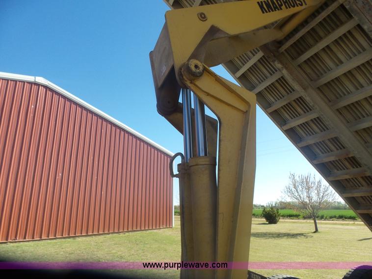 image for item L7482 1988 Peterbilt 377 grain truck