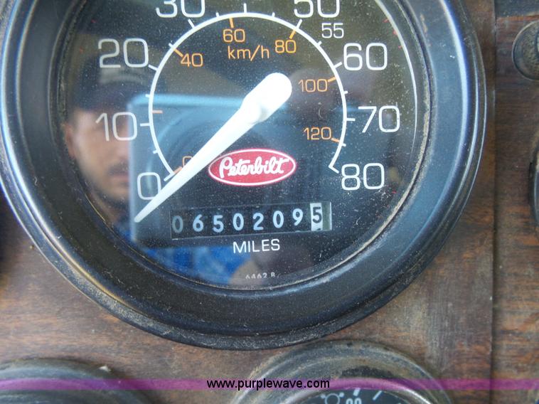 image for item L7482 1988 Peterbilt 377 grain truck