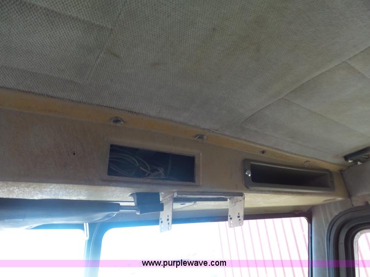 image for item L7482 1988 Peterbilt 377 grain truck