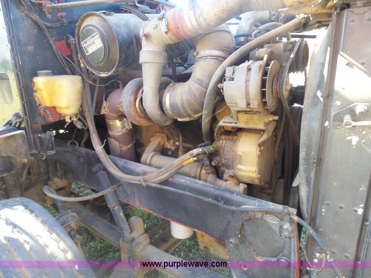 image for item L7482 1988 Peterbilt 377 grain truck