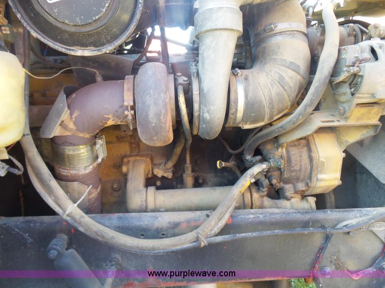 image for item L7482 1988 Peterbilt 377 grain truck