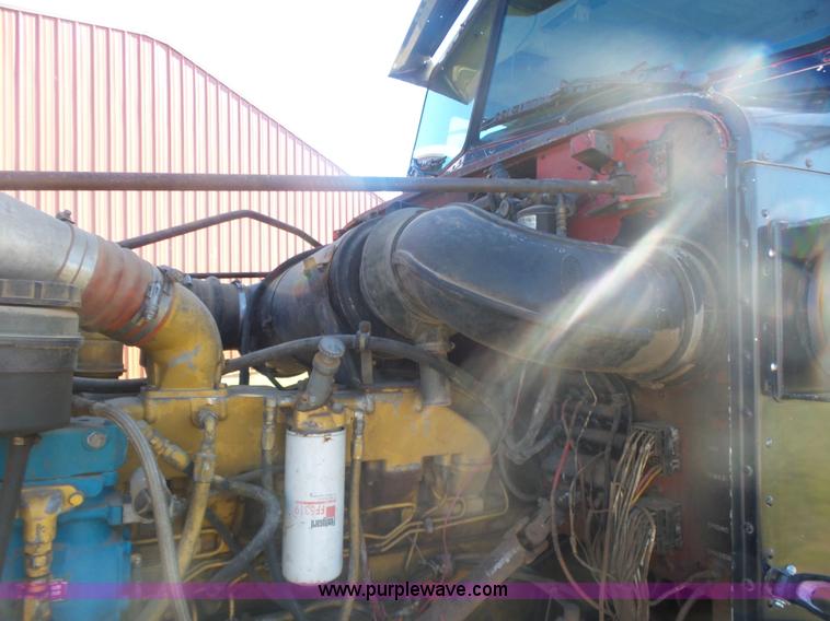 image for item L7482 1988 Peterbilt 377 grain truck