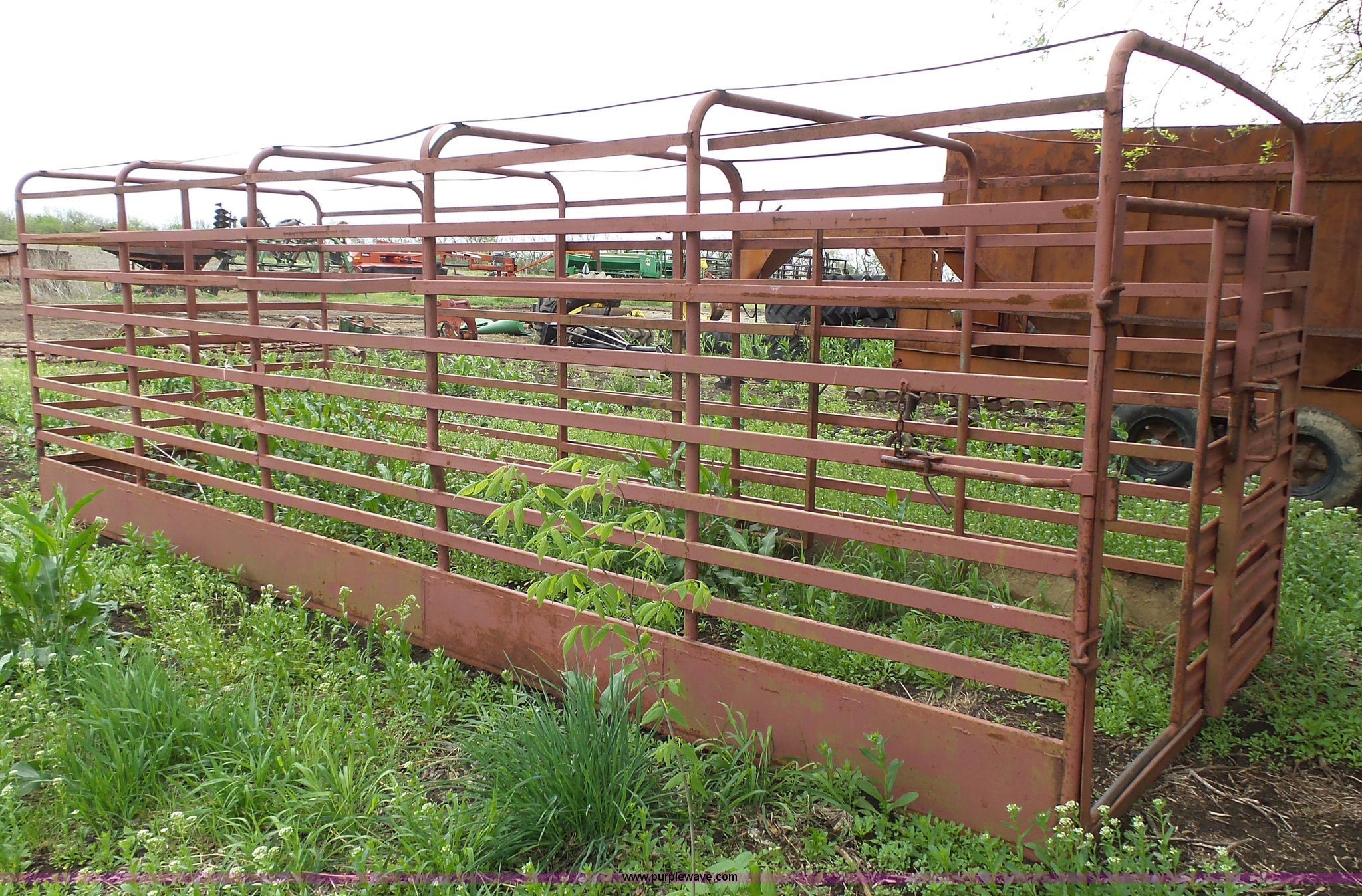 Stock trailer rack in Rantoul, KS Item AM9594 sold Purple Wave