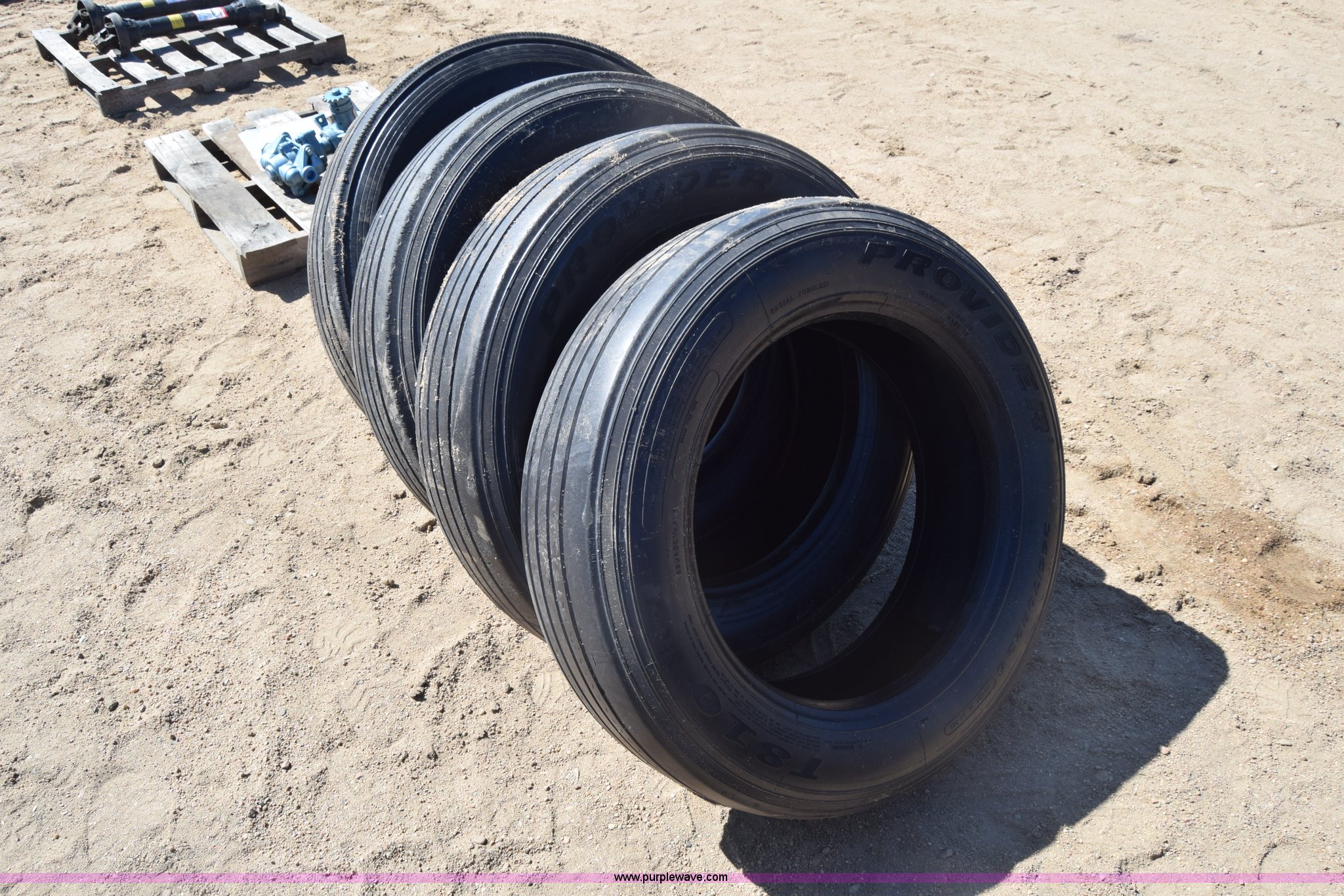 (4) 225/70R22.5 tires in Kinsley, KS Item AW9803 sold Purple Wave