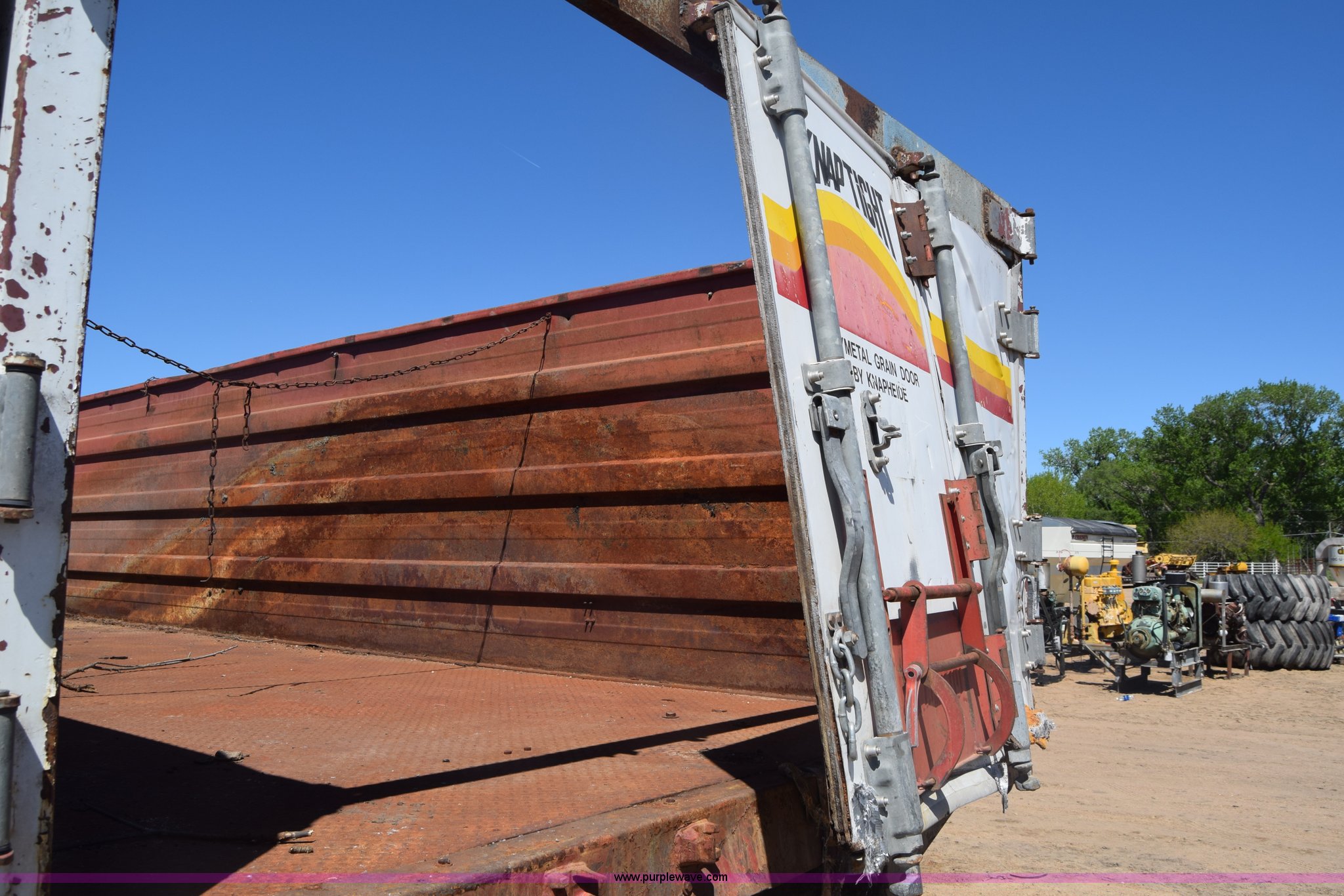 Knapheide grain bed in Kinsley, KS Item AW9806 sold Purple Wave