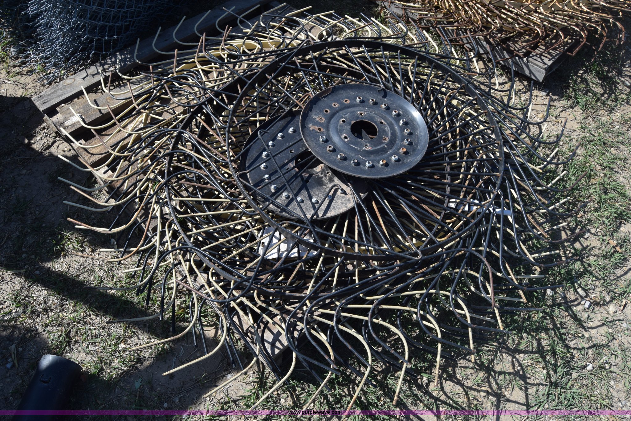 (11) hay rake wheels in Lyons, KS | Item BF9985 sold | Purple Wave