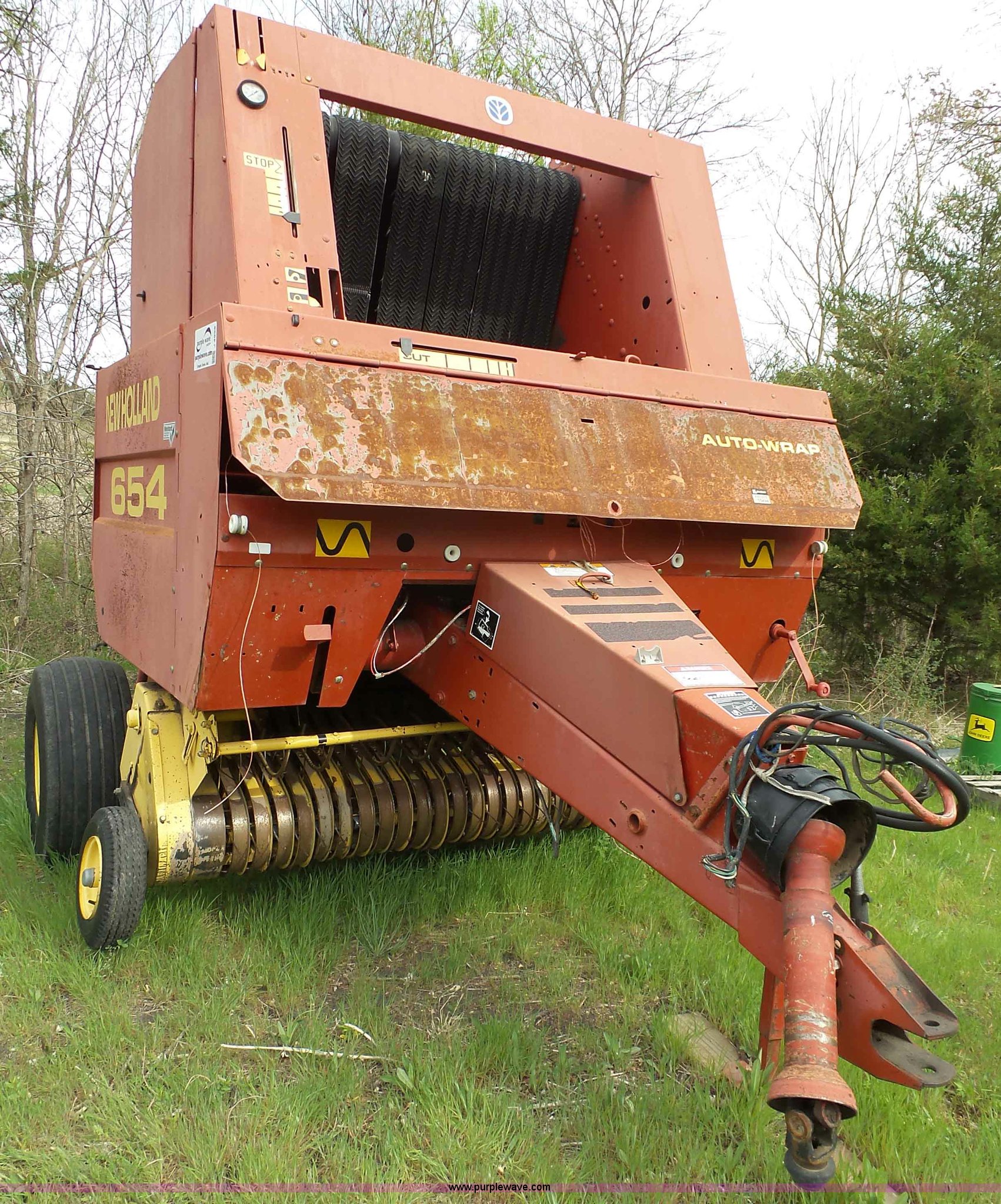 ... Holland 654 round baler Full size in new window ...