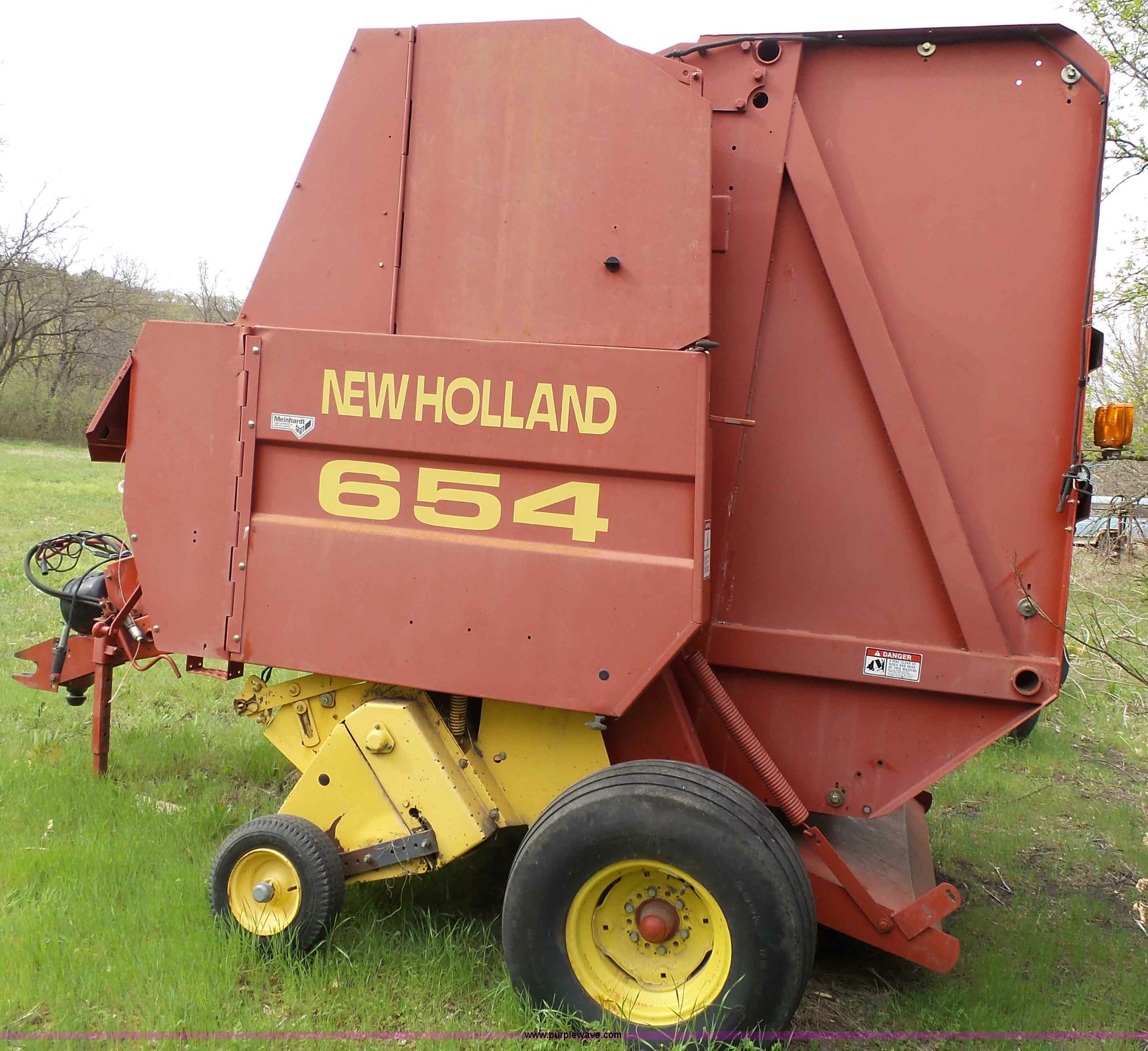 ... Holland 654 round baler Full size in new window ...