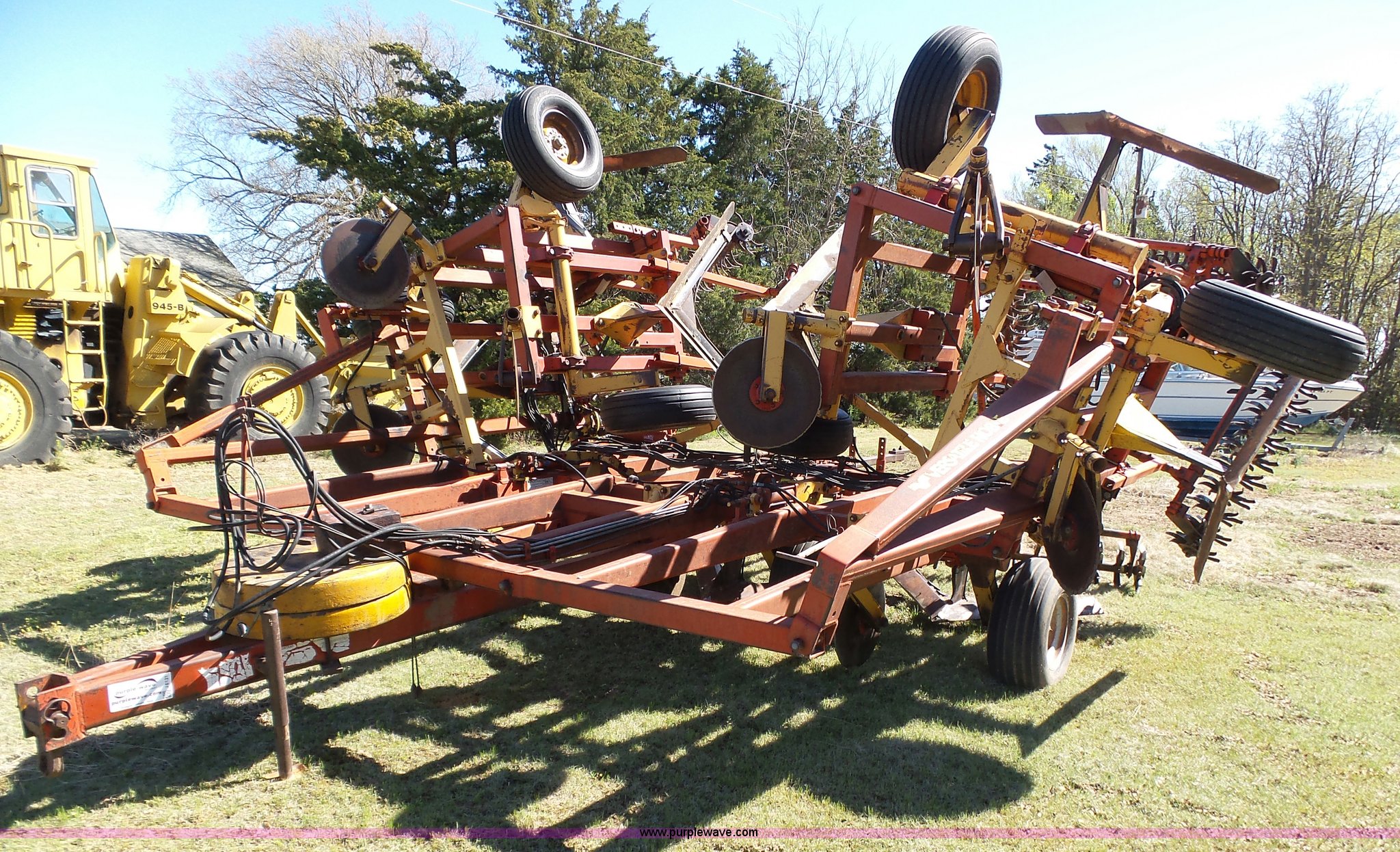 Versatile Noble 9X5 sweep plow in Offerle, KS Item J6131 sold