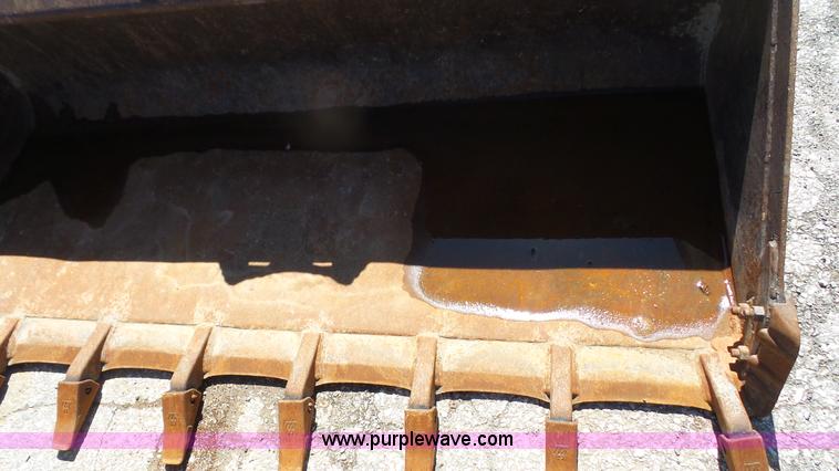 image for item BF9245 Skid steer bucket