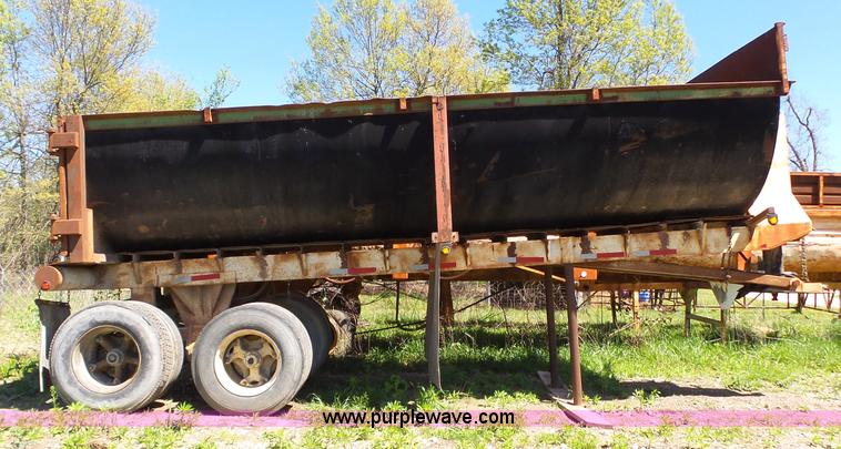 image for item BL9525 1986 Lufkin end dump trailer