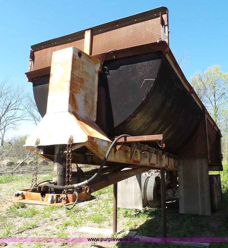 image for item BL9525 1986 Lufkin end dump trailer