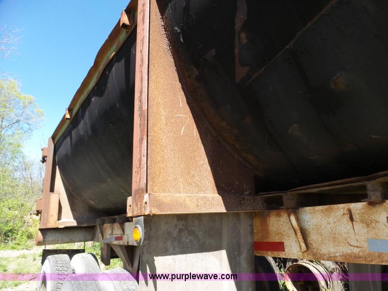 image for item BL9525 1986 Lufkin end dump trailer