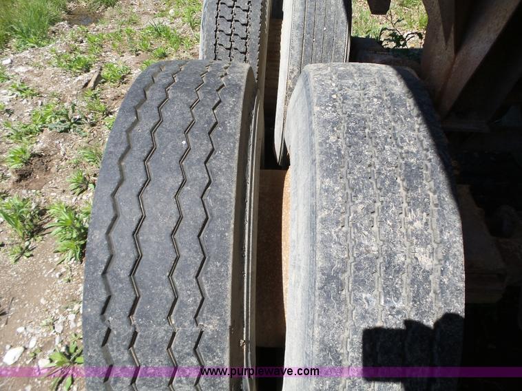 image for item BL9525 1986 Lufkin end dump trailer