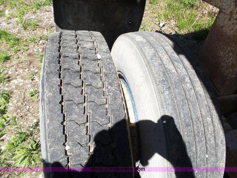 image for item BL9525 1986 Lufkin end dump trailer