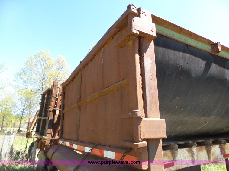 image for item BL9525 1986 Lufkin end dump trailer