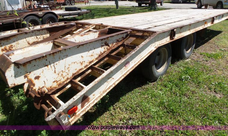 image for item BL9529 1986 Belshe T-8 equipment trailer