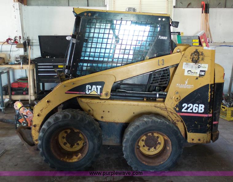 image for item BS9720 2004 Caterpillar 226B skid steer