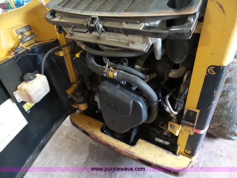 image for item BS9720 2004 Caterpillar 226B skid steer