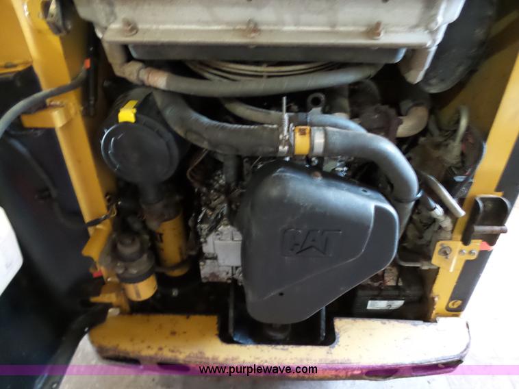 image for item BS9720 2004 Caterpillar 226B skid steer