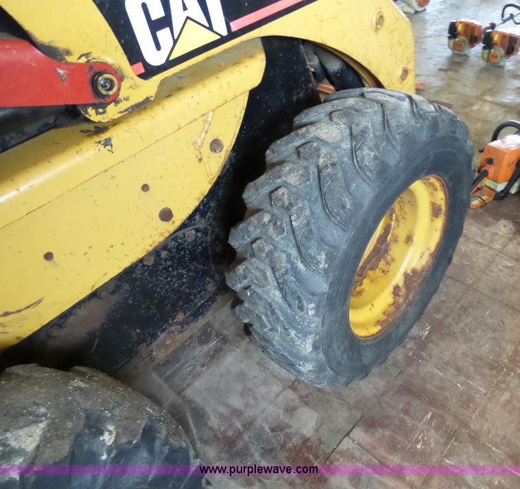 image for item BS9720 2004 Caterpillar 226B skid steer