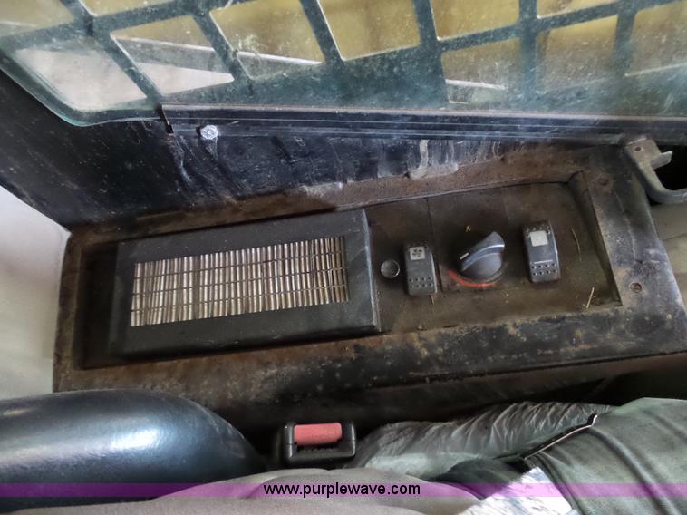 image for item BS9720 2004 Caterpillar 226B skid steer