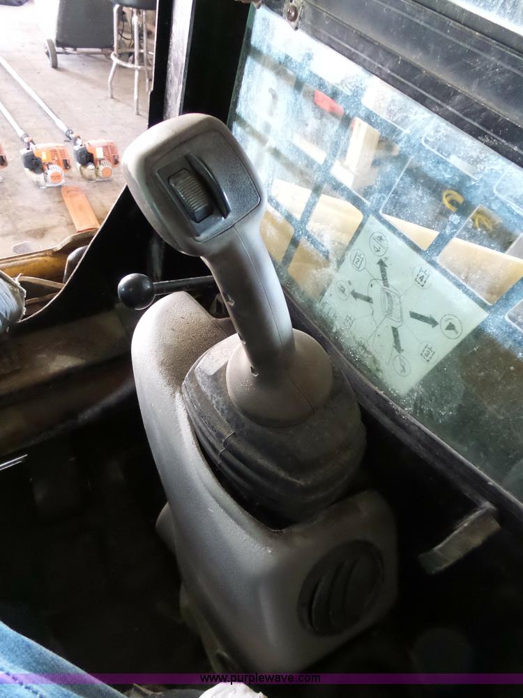 image for item BS9720 2004 Caterpillar 226B skid steer