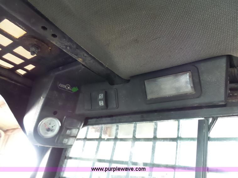 image for item BS9720 2004 Caterpillar 226B skid steer