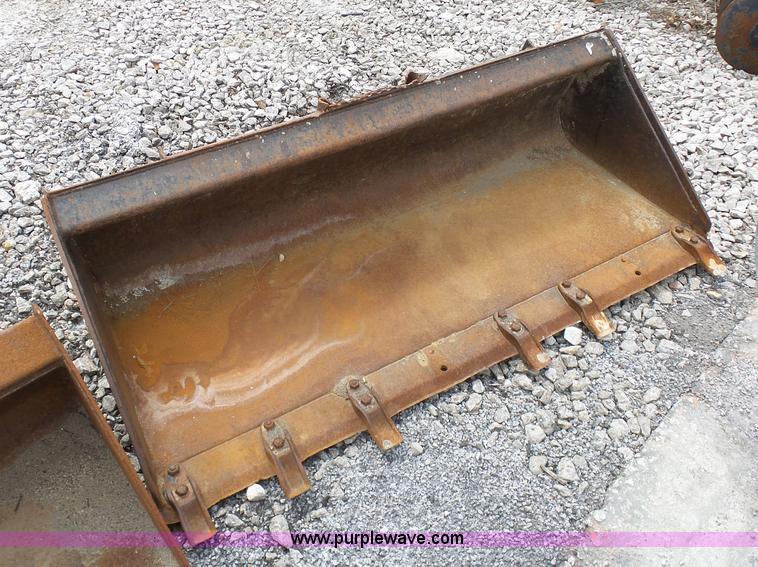 image for item BS9720 2004 Caterpillar 226B skid steer