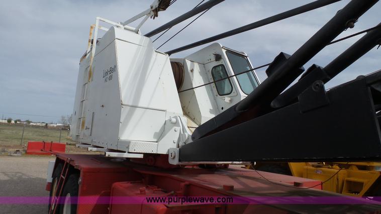 image for item BZ9084 Link Belt HC-108 crane