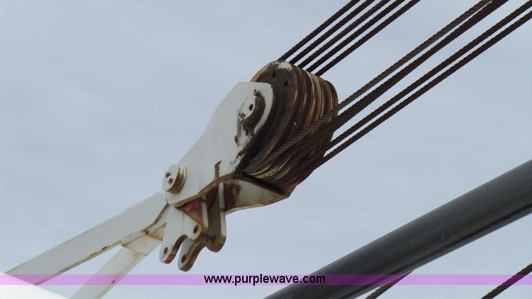 image for item BZ9084 Link Belt HC-108 crane