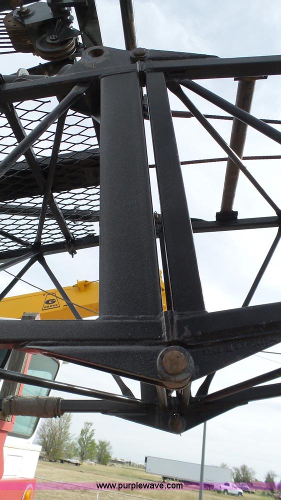 image for item BZ9084 Link Belt HC-108 crane