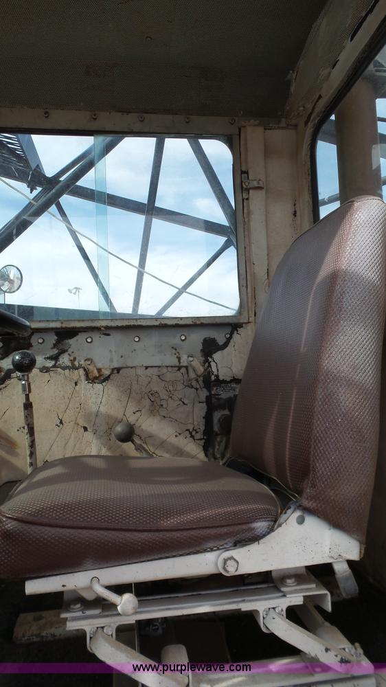 image for item BZ9084 Link Belt HC-108 crane