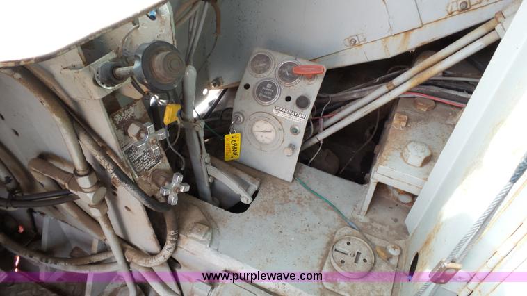 image for item BZ9084 Link Belt HC-108 crane