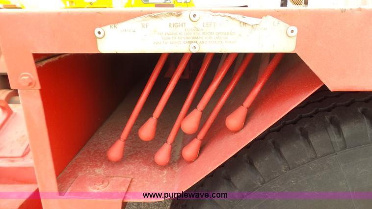 image for item BZ9084 Link Belt HC-108 crane