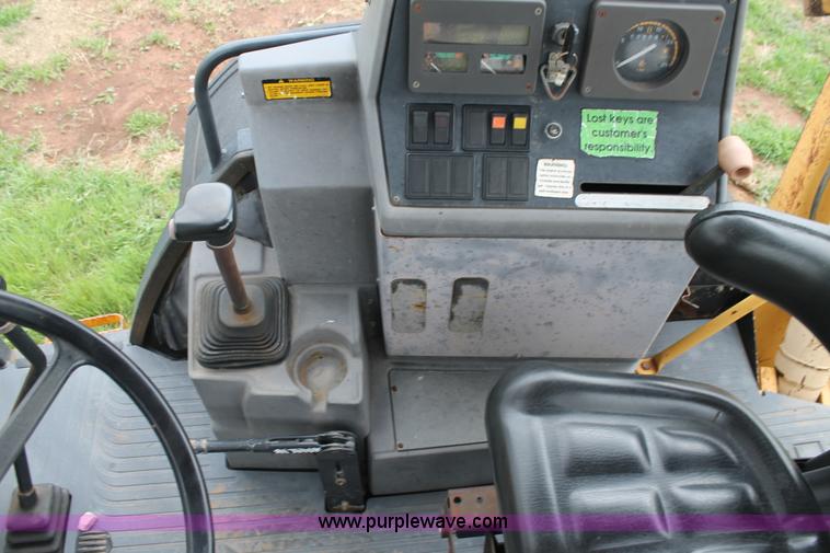 image for item BZ9087 1995 Ford 555D backhoe