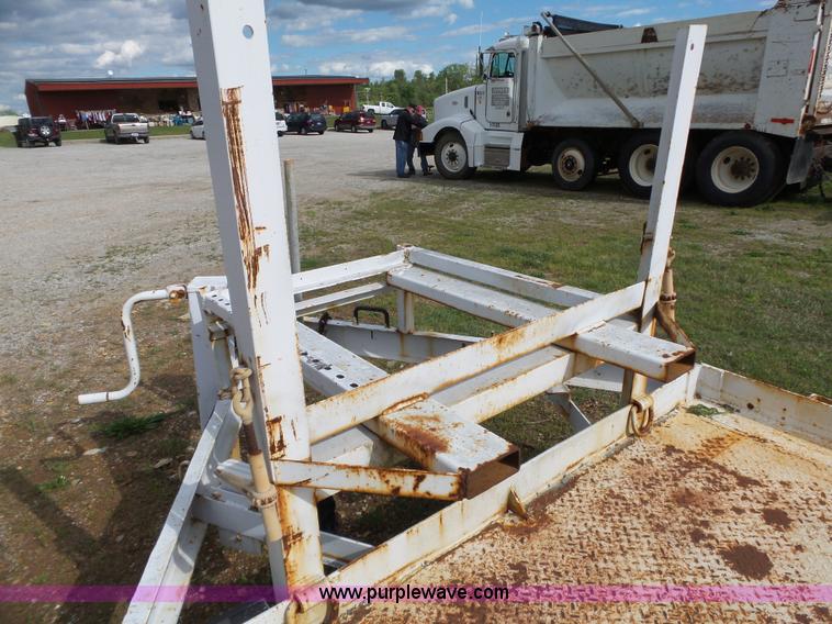 image for item BZ9536 1989 JFW F2748 equipment trailer