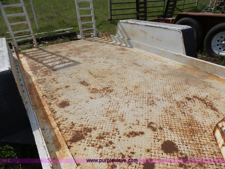 image for item BZ9536 1989 JFW F2748 equipment trailer