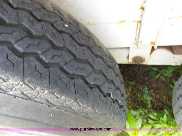 image for item BZ9536 1989 JFW F2748 equipment trailer