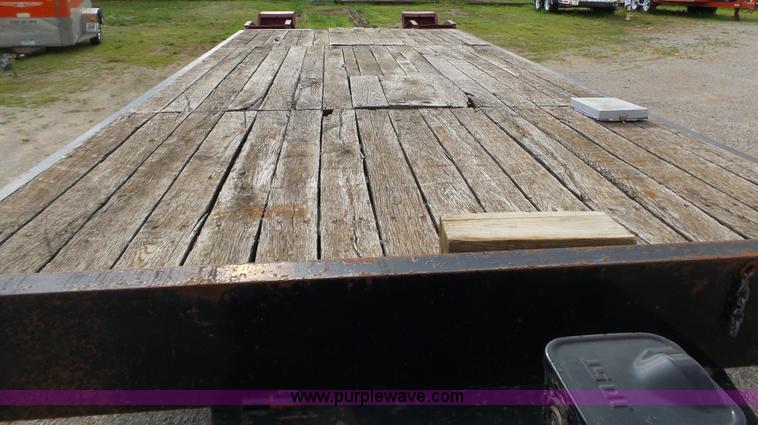 image for item BZ9537 2005 Towmaster T40 equipment trailer