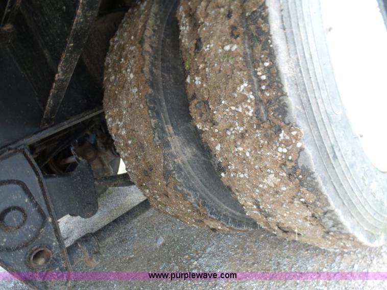 image for item BZ9537 2005 Towmaster T40 equipment trailer