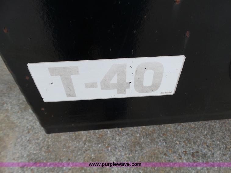 image for item BZ9537 2005 Towmaster T40 equipment trailer