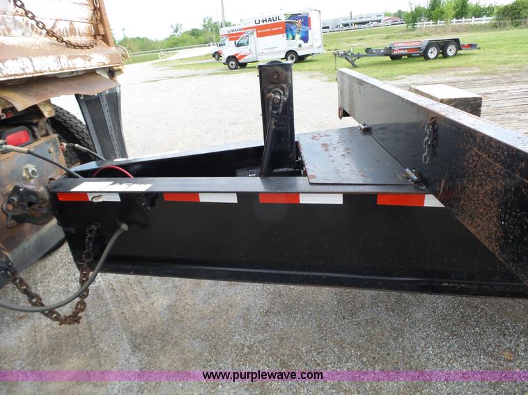image for item BZ9537 2005 Towmaster T40 equipment trailer