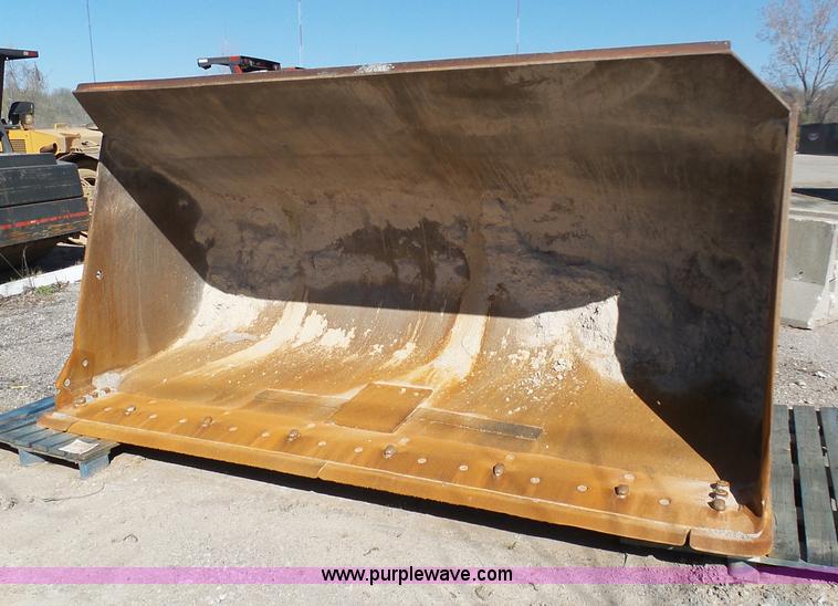 image for item G3739 Caterpillar 980 wheel loader bucket