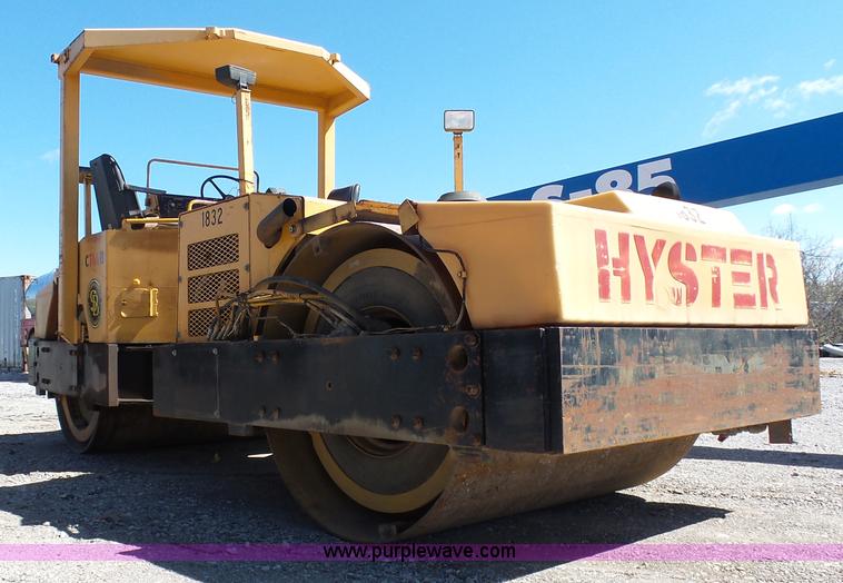 image for item G3752 Hyster C766B vibratory double drum roller