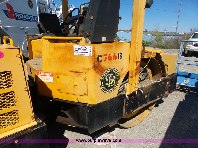 image for item G3752 Hyster C766B vibratory double drum roller