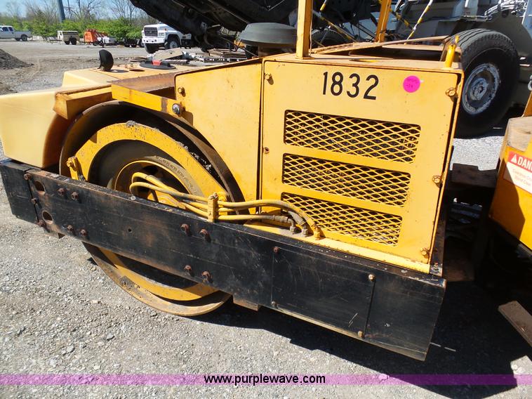 image for item G3752 Hyster C766B vibratory double drum roller